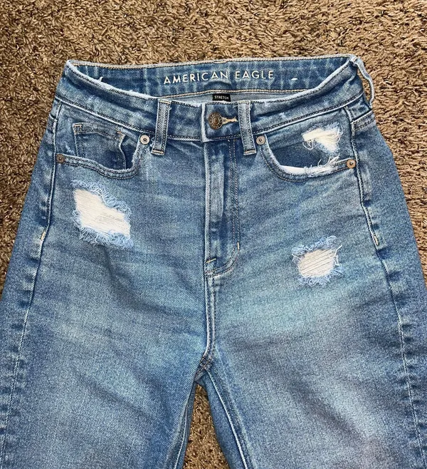 American Eagle Mom Jeans - Image 2
