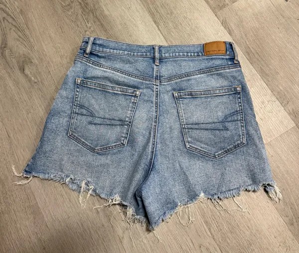 American Eagle Highest Rise 90s Boyfriend Shorts - Image 6