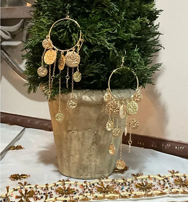 Elegant Gold Chandelier Earrings - Image 3
