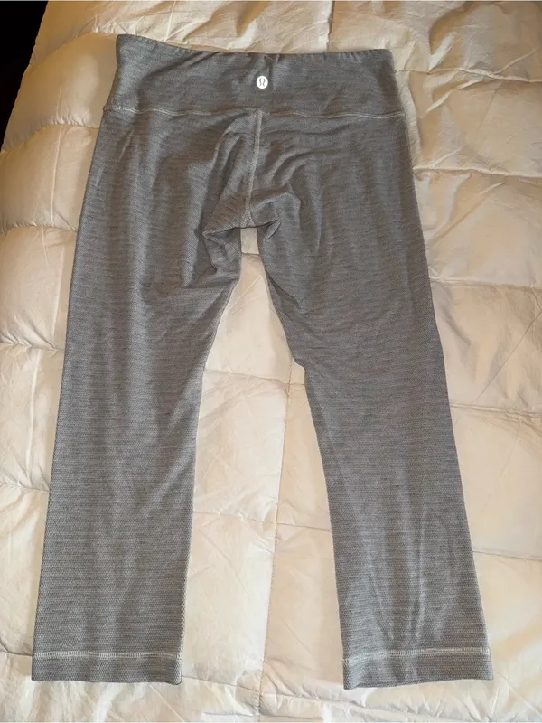 Women's Grey Capri Leggings Lululemon - Image 2