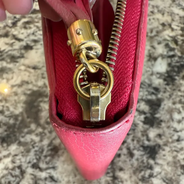 Gucci Pebbled Calfskin Soho Zip Around Wallet, magenta 💕 - Image 8