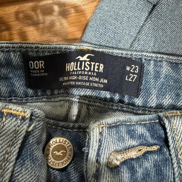 Hollister Co. Light Wash Mom Jeans - Image 2