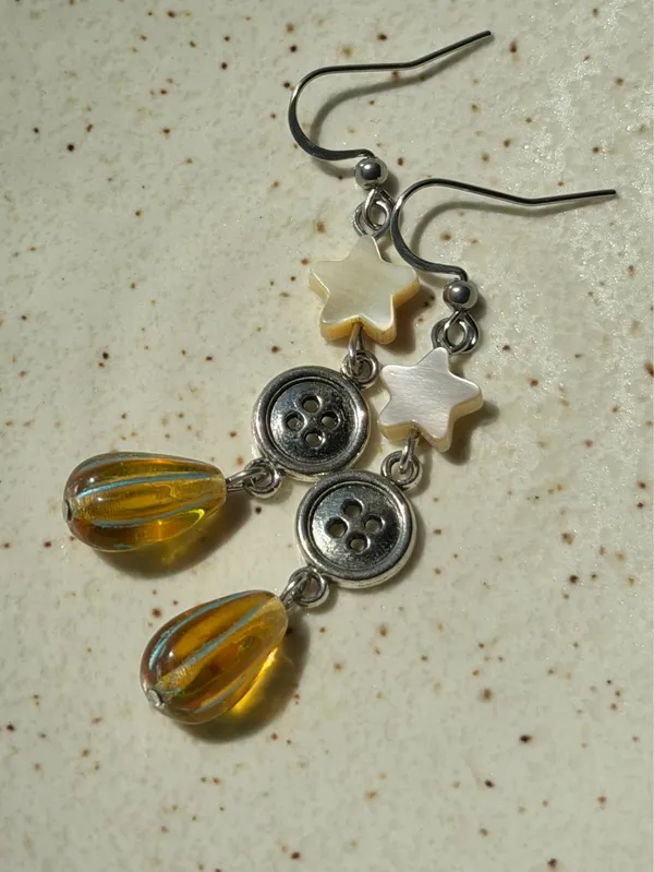 Handmade y2k funky fairy whimsy dangle earrings🌟🧡 - Image 4