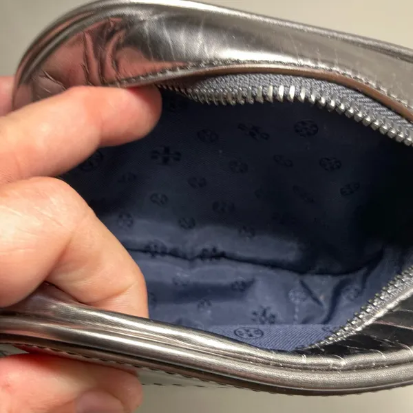 A Rare HTF Modern Vintage Tory Burch Silver Patent Leather cosmetic Makeup bag - Image 5