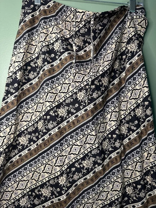 Old Navy Women’s 12 Cotton Maxi Skirt Boho Tribal Print Drawstring Festival - Image 4