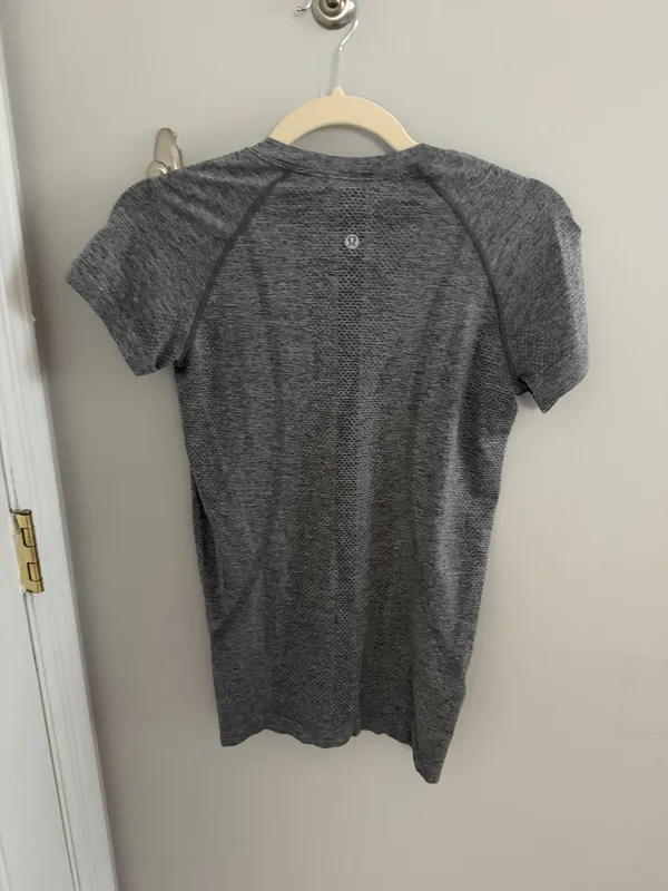 Lululemon Swiftly Tech Short Sleeve - Image 3