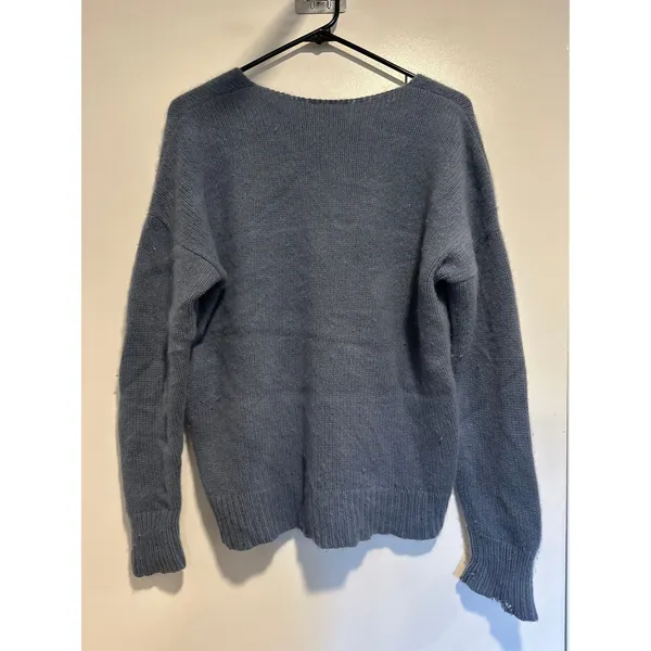Theory 100% Cashmere V-Neck Pullover Blue fuzzy Relaxed Quiet Luxury Sweater - Image 2