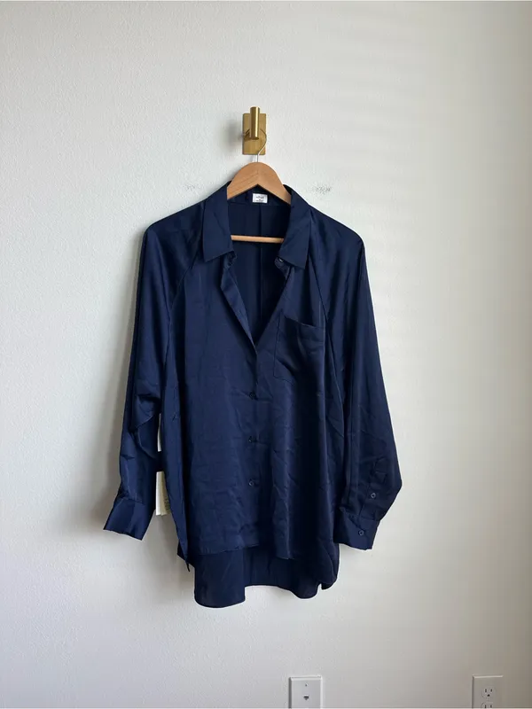 Wilfred by Aritzia Satin Button Down Blouse Navy Blue Women's Medium NWT - Image 2