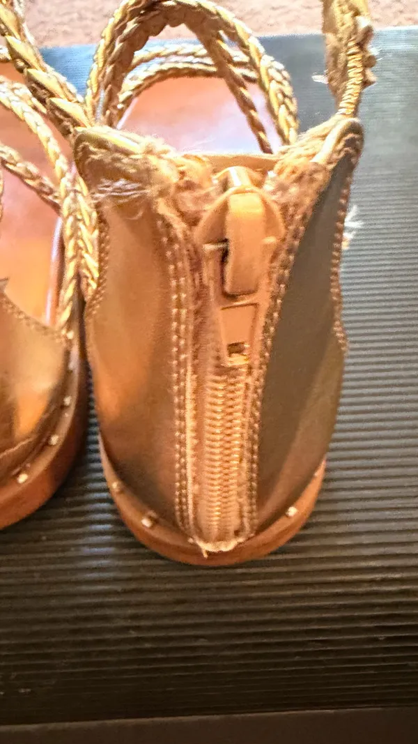 Steve Madden Strappy Gladiator Flat Sandals Gold Size 6.5 - Image 6