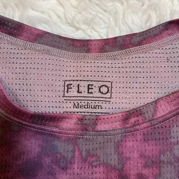 FLEO Crop Tank Top Womens Medium Plum Tie Dye Excellent‎ Perforated Mesh Active - Image 2