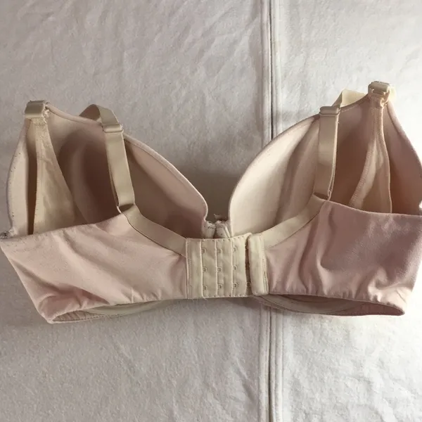 Womens Gilligan & O’Malley Nursing Bra Underwired Soft Nude Beige Size 36DDD - Image 3