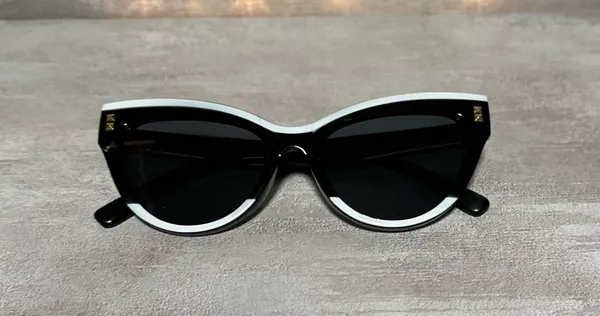 Boutique White and black sunglasses - Image 4