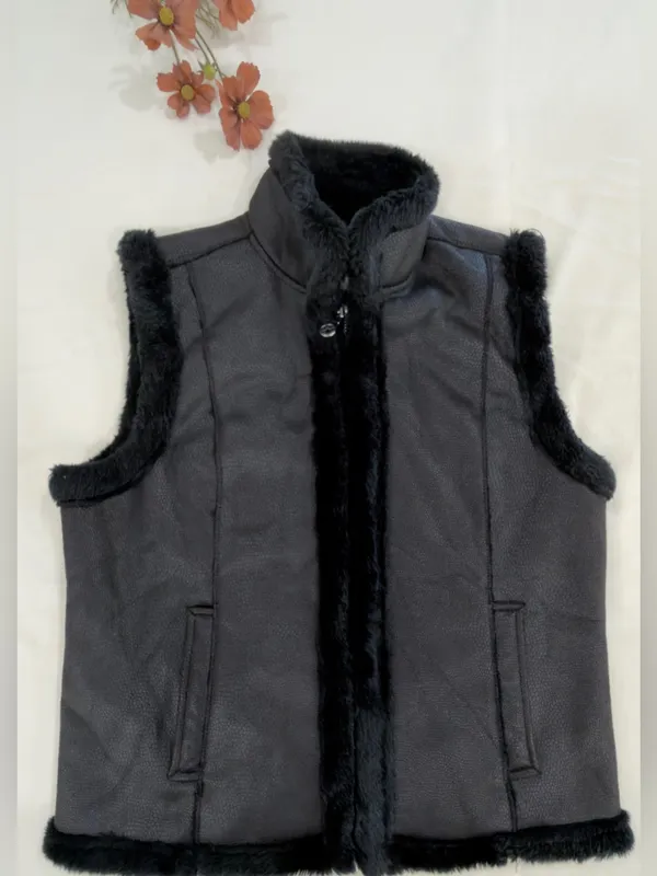 Jaclyn Smith Black Faux Shearling-Trim Vest - Image 4