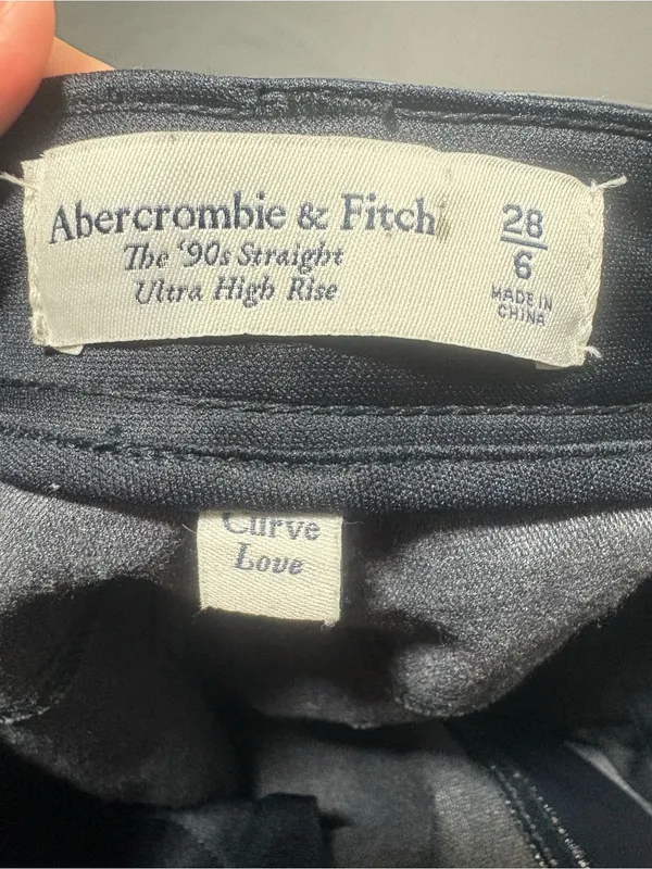 ABERCROMBIE & FITCH The ‘90s Straight Ultra High Rise Faux Patent Leather Pants - Image 4