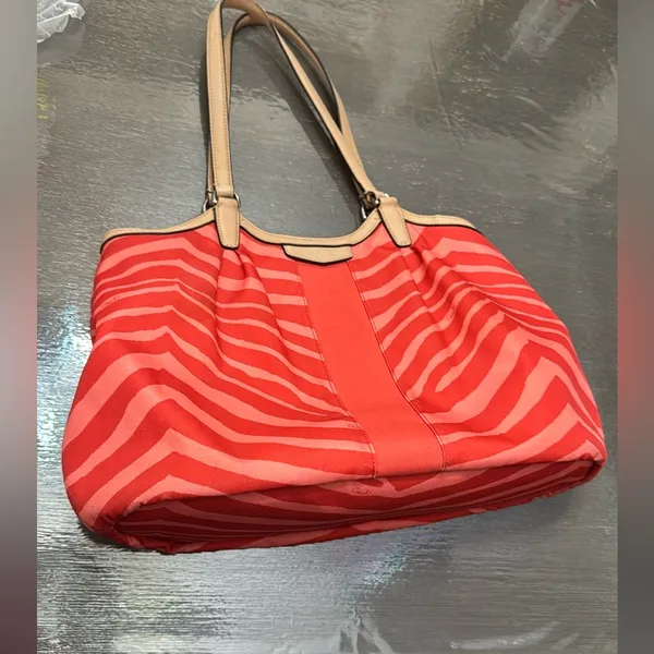 Coach Red and Tan Zebra Striped Purse 👜 - Image 10