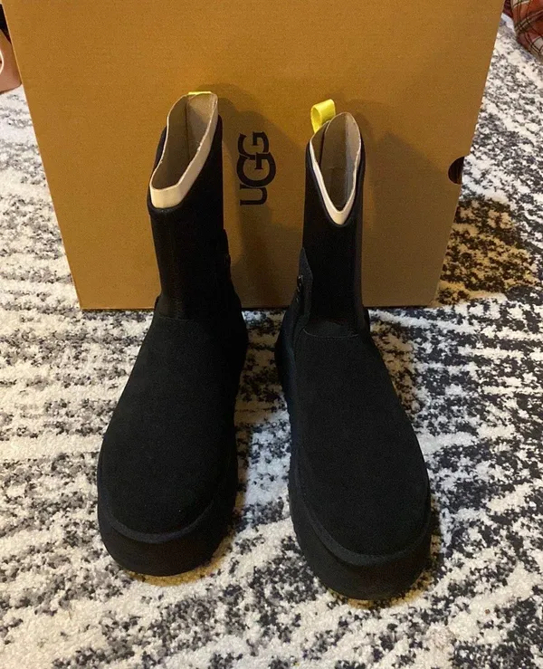 UGG Classic Dipper Stretch Boots Size 8 - Image 4