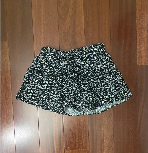 Aeropostale Black Floral Skirt - Image 2