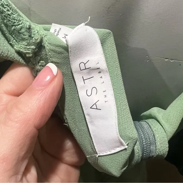 ASTR The Label Women's Green Midi Dress Size M Puff Sleeve Casual - Image 5