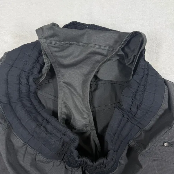 Lululemon Tracker Short V Black Athletic Running Shorts Size 6 Smocked‎ Waist - Image 6