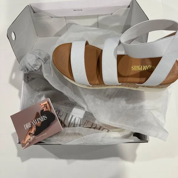 DREAM PAIRS Casual Platform Sandals - Size 9 - NEW‎ IN BOX. - Image 4