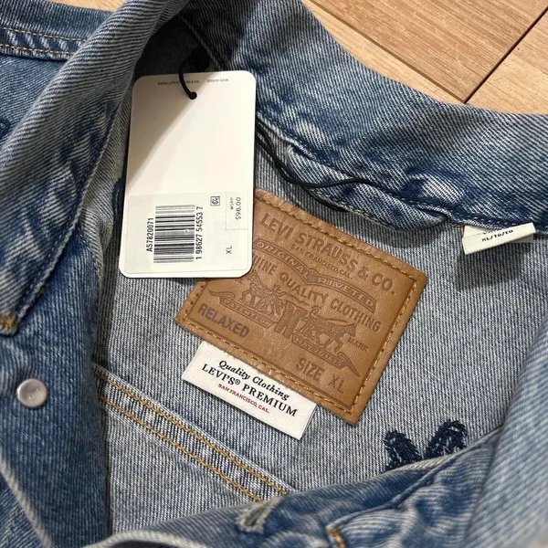 Levi’s denim jacket with embroidery - Image 6