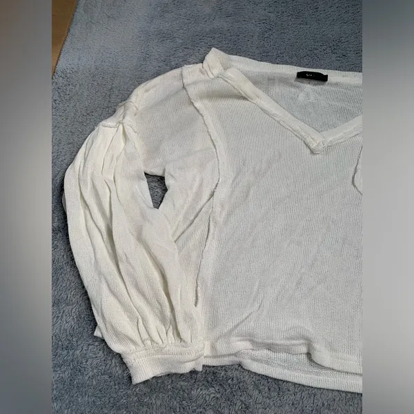 Vici White V-Neck Long puff Sleeve sweater top small - Image 2