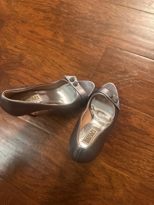 Chrome silver badgley Mischka peep toe formal heel - Image 4