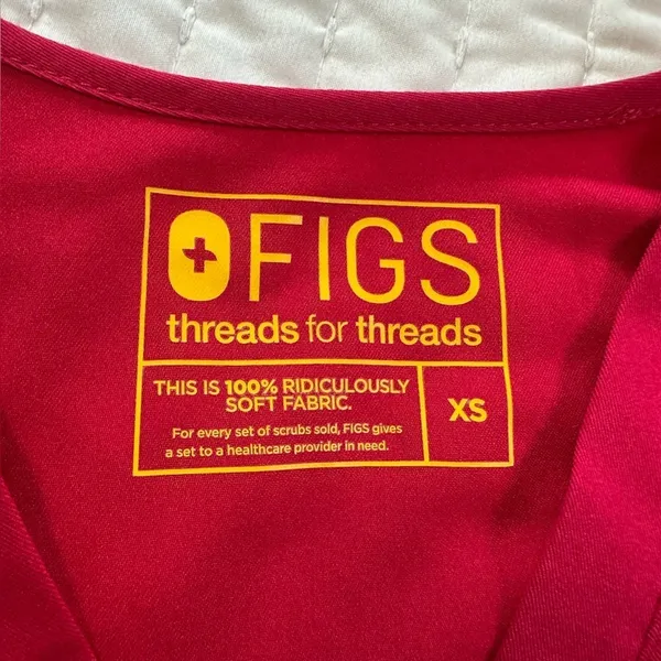Figs Scrub Top Women’s XS Stretch Pockets Pink/Red Medical Wear - Image 12