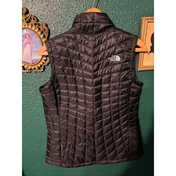 The North Face Thermal Black Quilted Nwt Vest Size Medium - Image 2