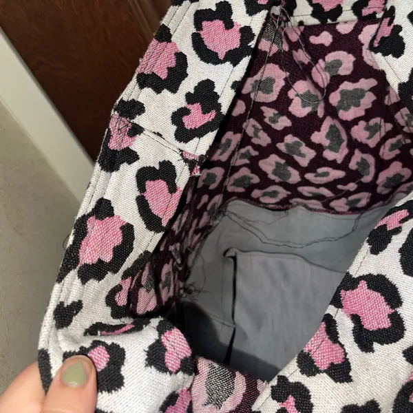 Stylish Leopard Print Tote Bag Black - Image 4