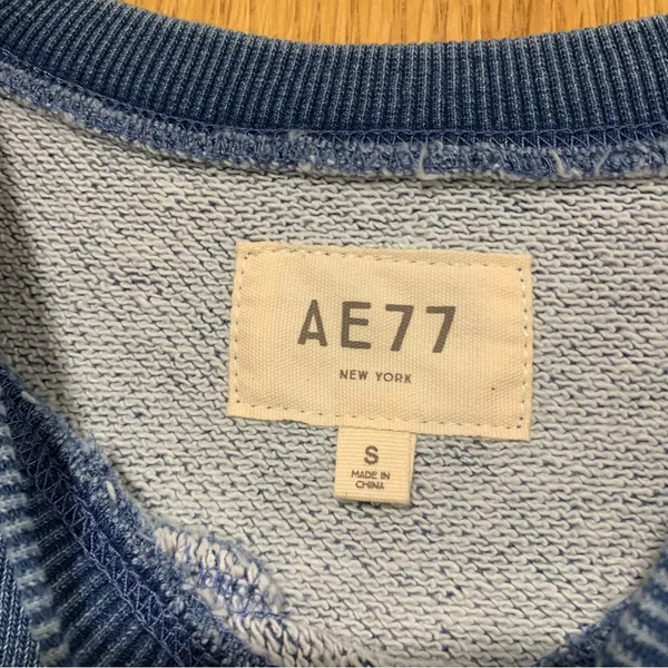 AE77 Blue Crewneck Pullover Sweater - Size Small - Image 3