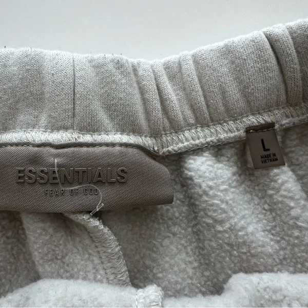 Fear of God ESSENTIALS Women's Beach Short elastic waist L - Image 4