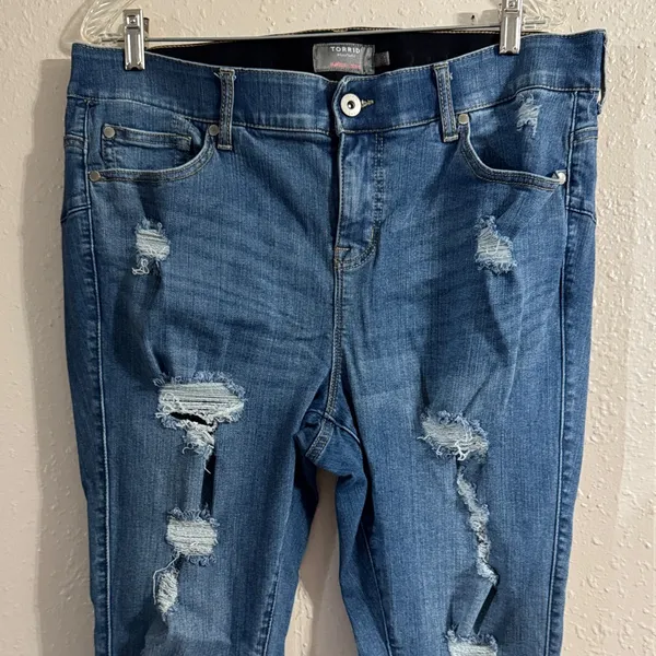 Torrid Distressed Skinny Jeans in Blue 18R - Image 2