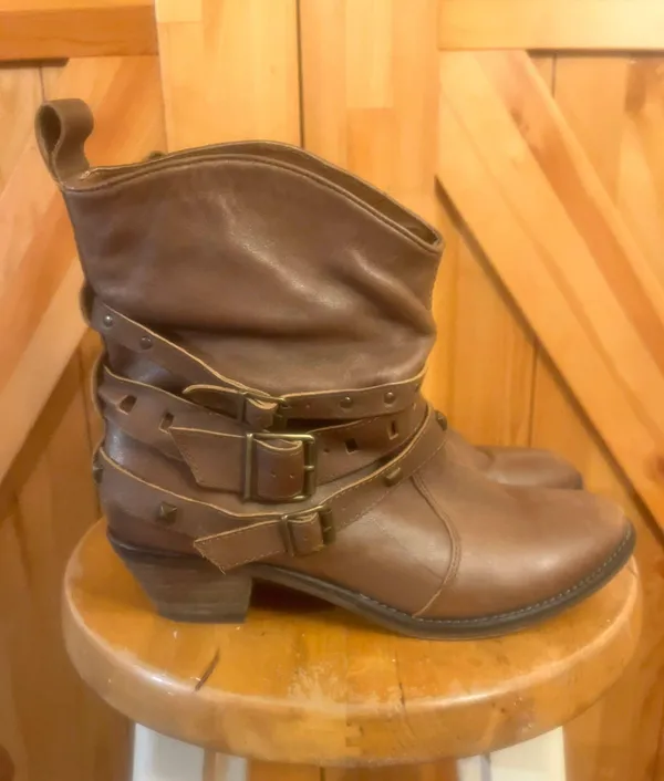 Steve Madden TEXIC Brown Leather Studded Strappy Belted Ankle Boots SZ 8M - Image 3