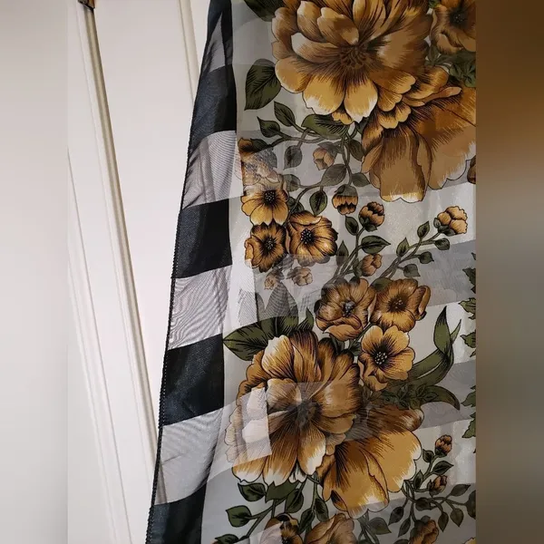 Large Floral Print Women's Scarf Black - Image 3