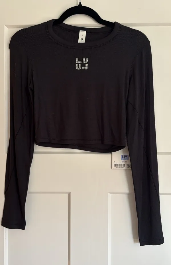 Lululemon Size 6 Hold Tight Long Sleeve in Black - Image 4