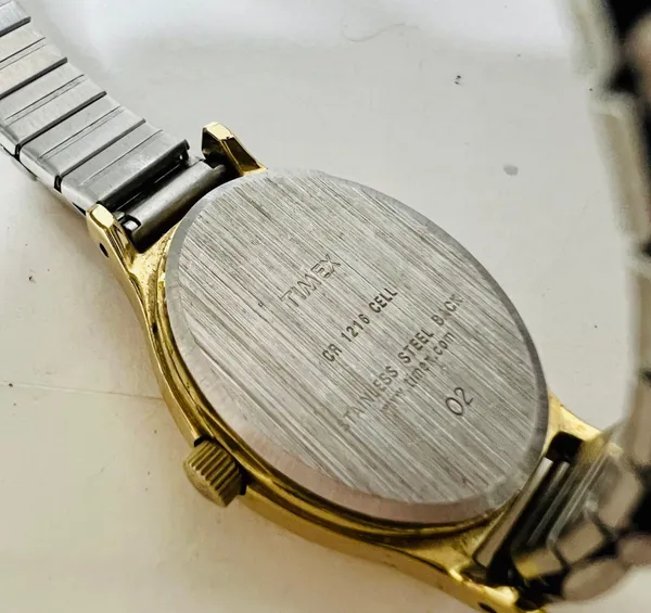 Timex Gold & Silver  Watch - Image 10