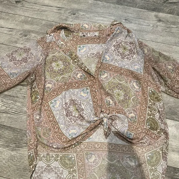 Women’s 3/4 Sleeves V-Neck Bohemian Patchwork‎ Blouse Ties on Bottom Button Up - Image 2