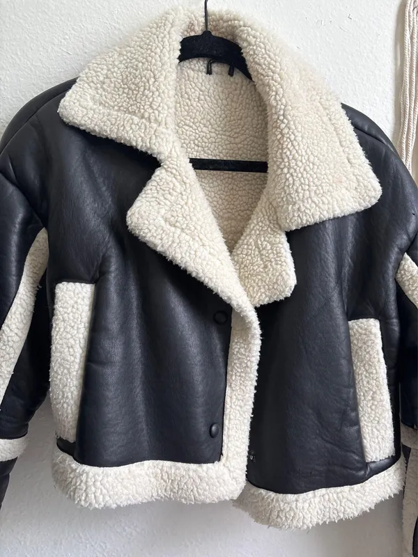 Black fur jacket - Image 3