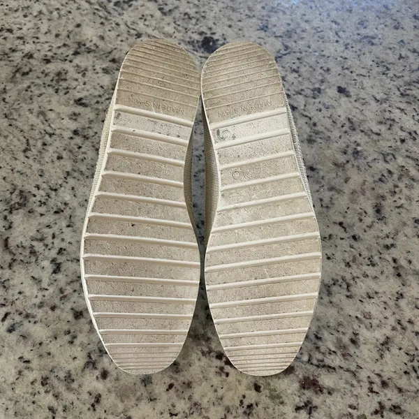 New Balance Leather‎ Slip On Shoes Women 40 White Coastal Minimalist Spain - Image 6