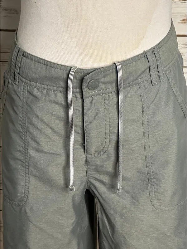The North Face grey lightweight utility hiking shorts Size 16 gorpcore outdoors - Image 2