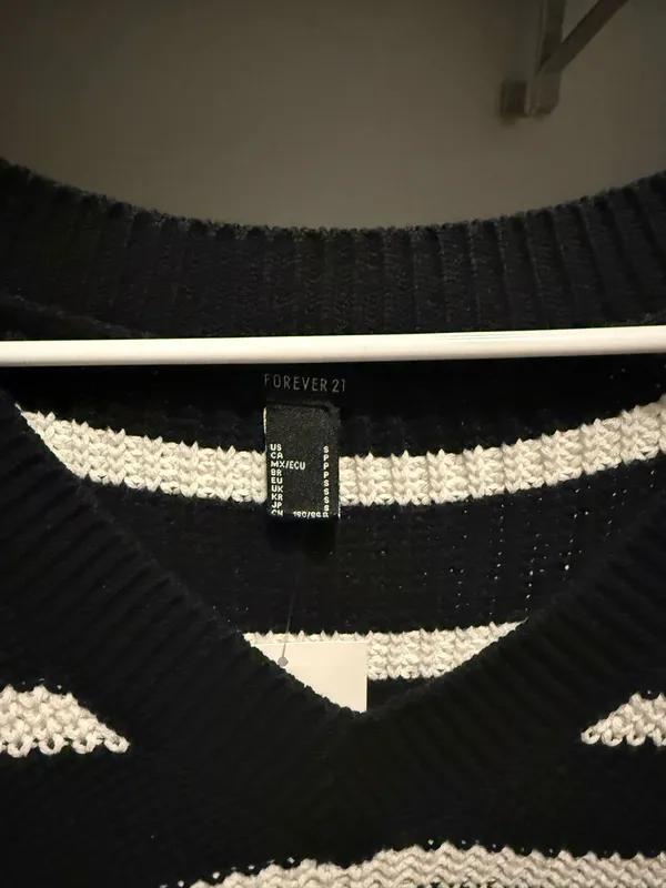 Forever 21 Sweater vest - Image 3