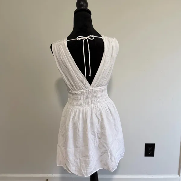 Abercrombie & Fitch White V-Neck Smocked Waist Sleeveless Dress - Image 2