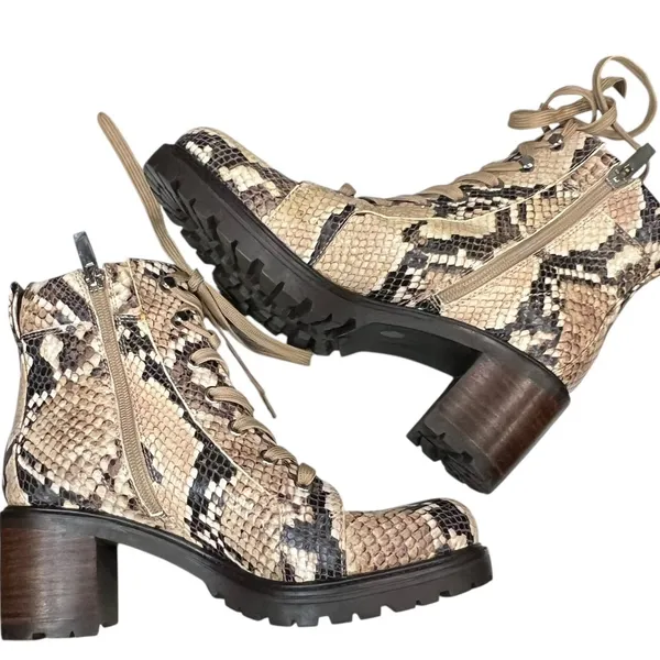 Vince Camuto Gaviana Combat Boots 7 Leather Shortbread Desert Python Lug Sole - Image 6
