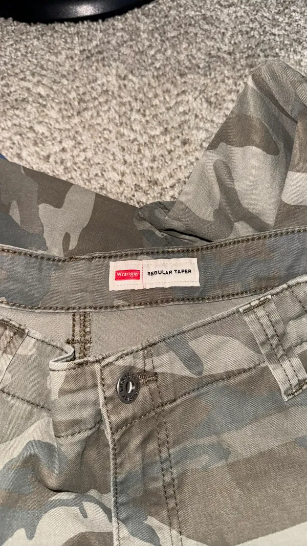 Wrangler Camo Cargo Pants - Image 3