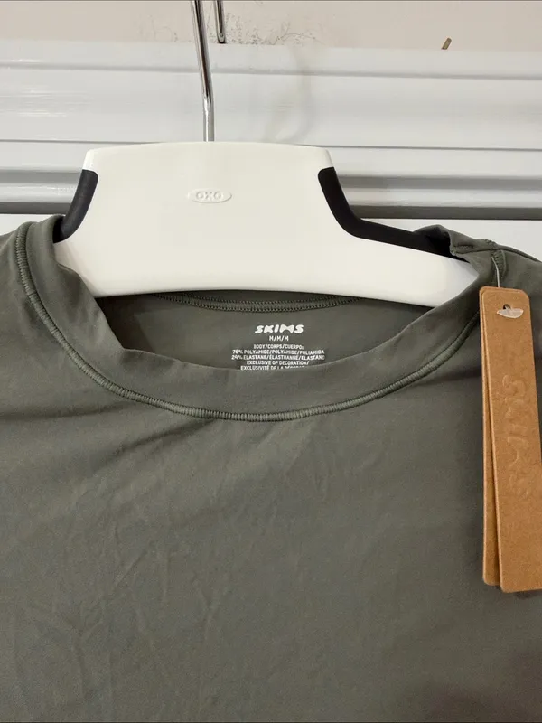 SKIMS Cotton Jersey Slim Short Sleeve Crewneck Top Army Green Size M - Image 4
