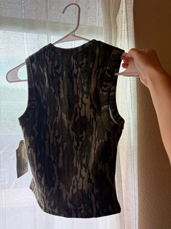 Ray x Mossy Oak Scoop Neck  - Image 3