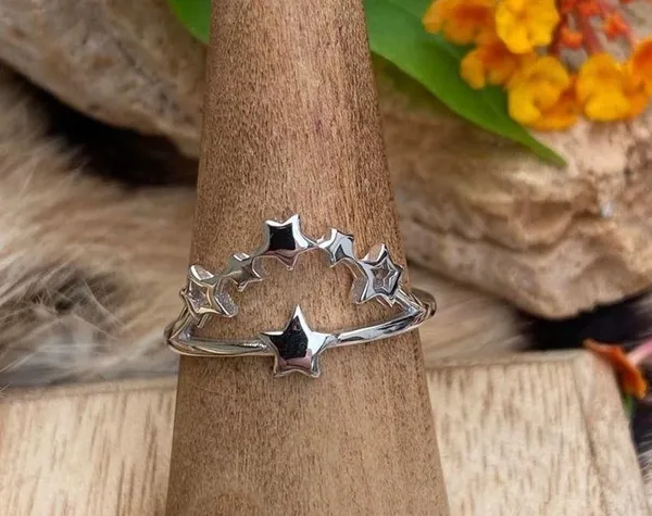 Sterling Silver Multi Star Cluster  Ring Size 8 - Image 4