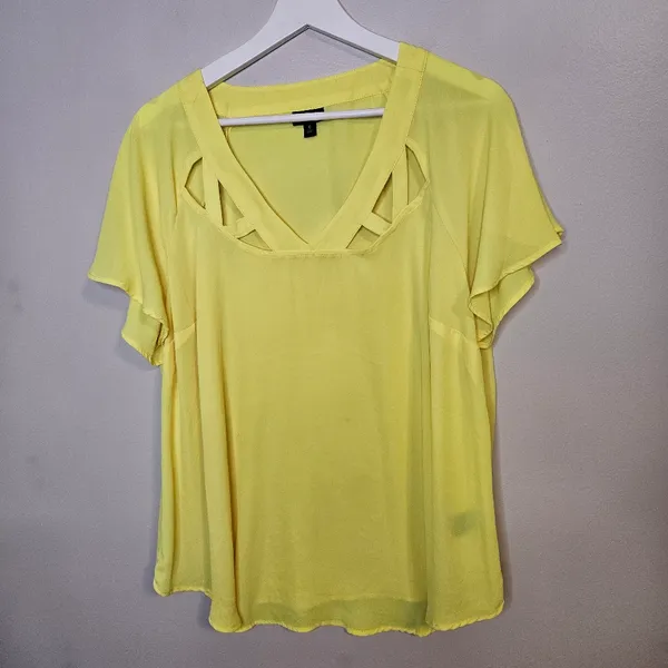 Torrid Yellow Blouse Georgette Cage Front Cutout Lemon Tonic Top Lightweight 0 - Image 10