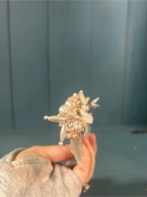 Handmade Pearl and Pink Floral Bridal Hair Comb - Vintage 1980’s - Image 3